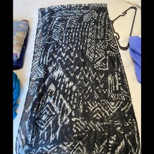 Black & white infinity scarf